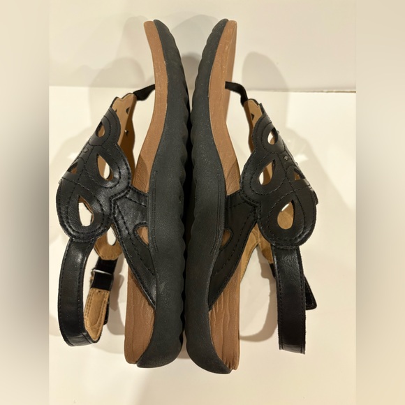 Rockport Black Thong Sandals with Intricate Cut-Out Design Size 7.5 - Picture 7 of 10
